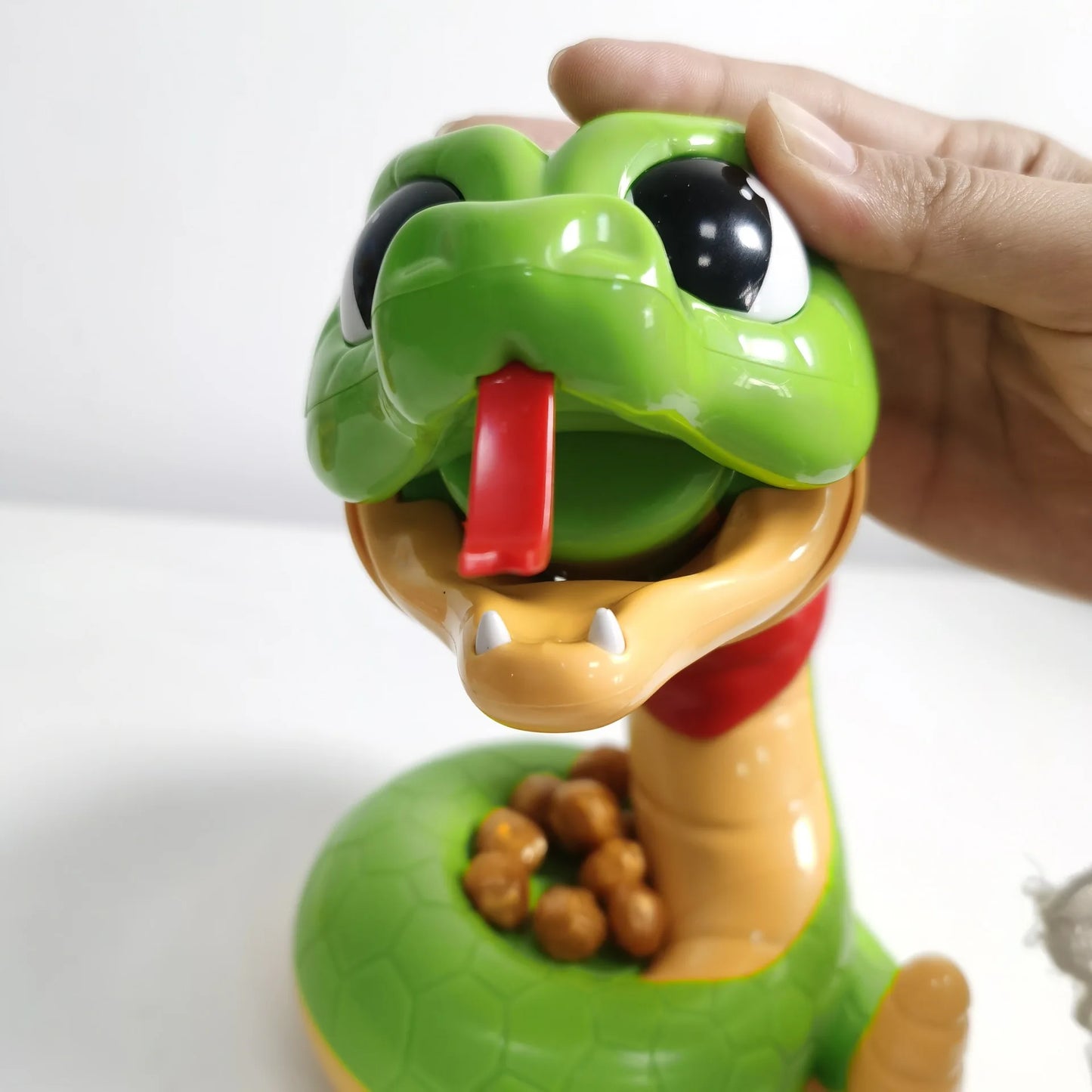 Electric Snake Bite Finger Get the Gold Thrilling Trick Toy Training Reflexes Novelty Funny Classic Party Toy for Kid Adult Gift